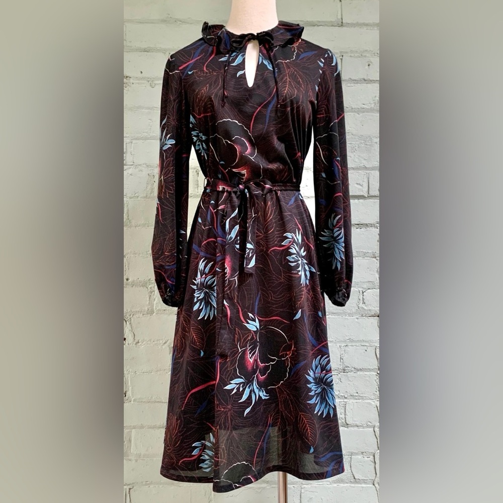 Vintage Floral Midi Dress with Ruffle Collar